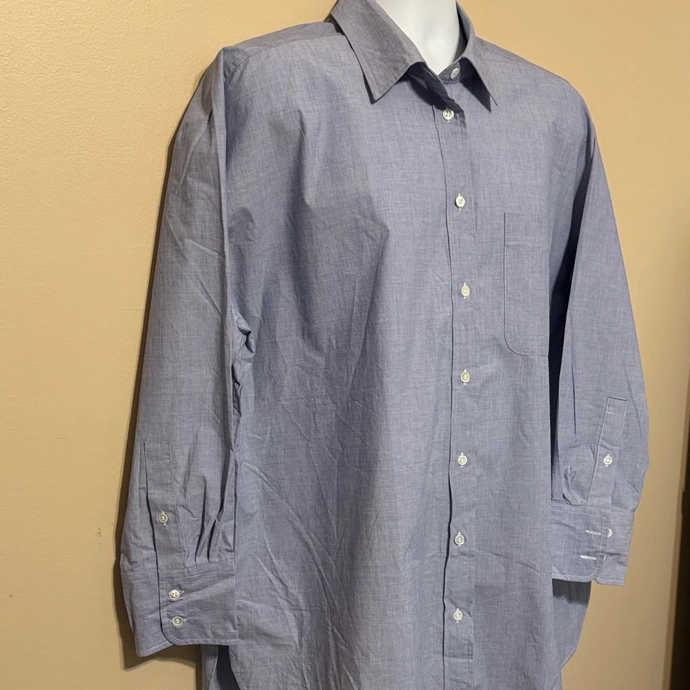Banana Republic Men's Light Blue Oxford Button-Down Shirt - Picture 5 of 10